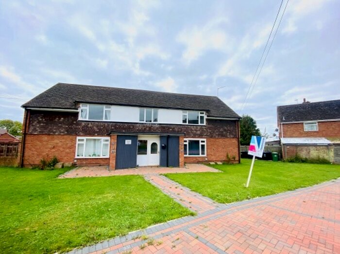 2 Bedroom Apartment To Rent In George Street, Stockton, CV47