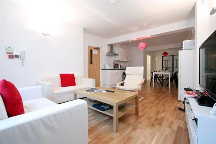 1 Bedroom Flat To Rent In Risborough Street, London Bridge, SE1