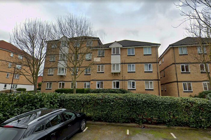 2 Bedroom Flat To Rent In Rossetti Road, London, SE16