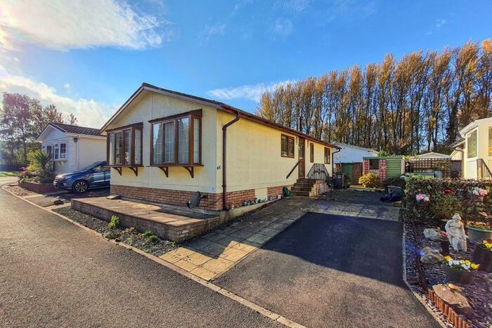 2 Bedroom Park Home For Sale In Elm Tree Park, Portbury, North Somerset, BS20