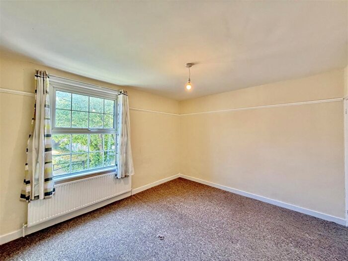 3 Bedroom Terraced House To Rent In Strafford Road, Hounslow, TW3