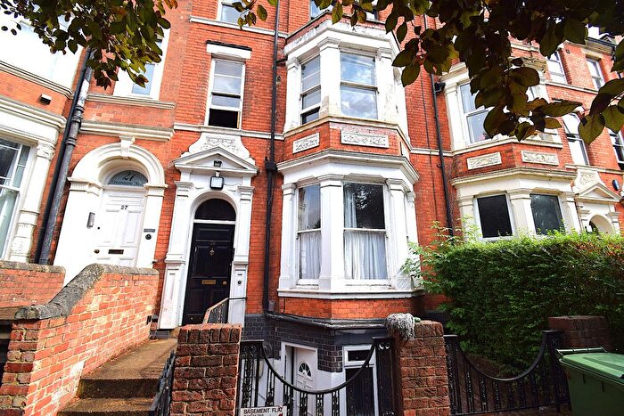 1 Bedroom Flat To Rent In Basement Flat, East Park Parade, Northampton, NN1