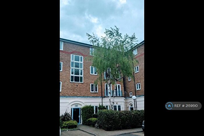 2 Bedroom Flat To Rent In Bethnal Green, London, E2