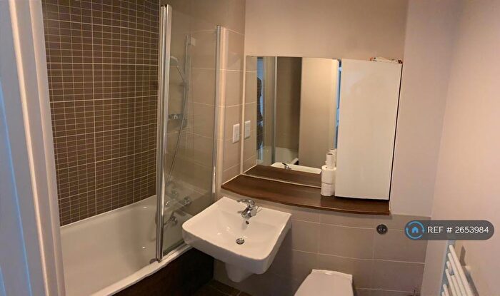 2 Bedroom Flat To Rent In Alencon Link, Basingstoke, RG21