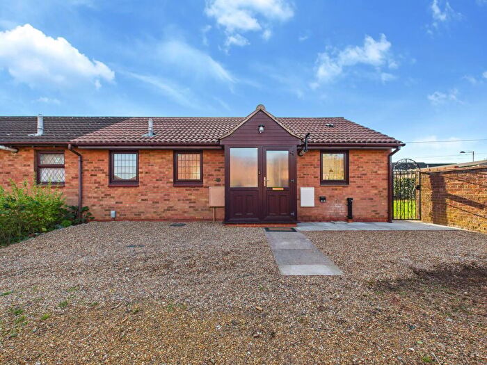 3 Bedroom Semi-Detached Bungalow For Sale In Larkins Close, Baldock, SG7