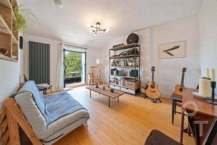 1 Bedroom Apartment To Rent In Cantelowes Road, Camden, NW1