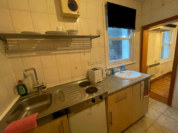 Studio To Rent In London, N7