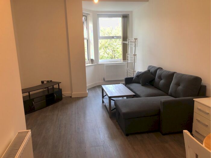 2 Bedroom Flat To Rent In - Homer Road, Solihull, Birmingham, B91