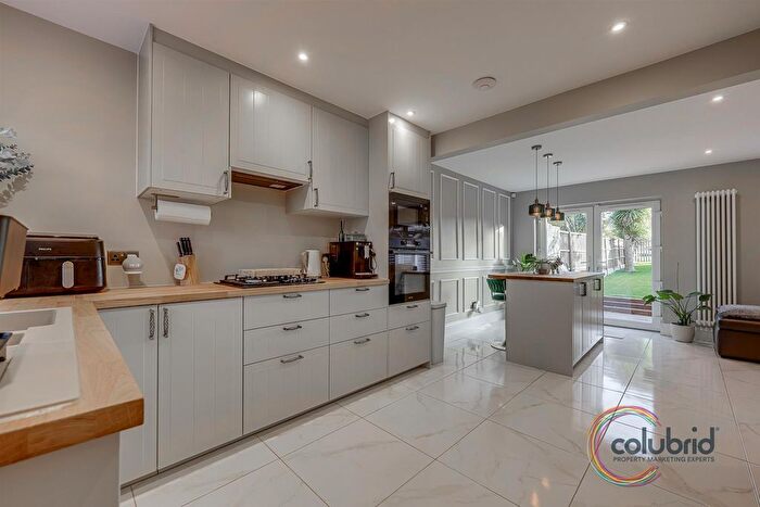 3 Bedroom Terraced House For Sale In Wilson Close, Stanford-Le-Hope, SS17