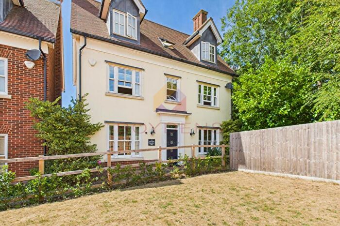 5 Bedroom Detached House To Rent In Elizabeth Lockhart Way, Braintree, CM7