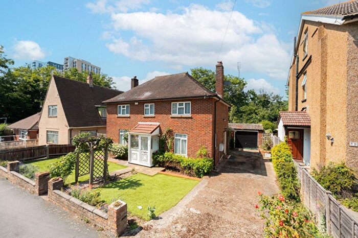3 Bedroom Detached House For Sale In Cumnor Road, Sutton, SM2