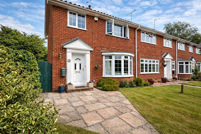 3 Bedroom End Of Terrace House For Sale In Spring Walk, Wargrave, Reading, Berkshire, RG10