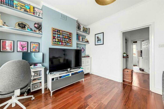 1 Bedroom Apartment For Sale In Belle Vue Park, Thornton Heath, CR7