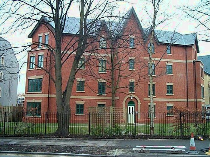 2 Bedroom Apartment To Rent In Hadfield Close, Manchester, M14