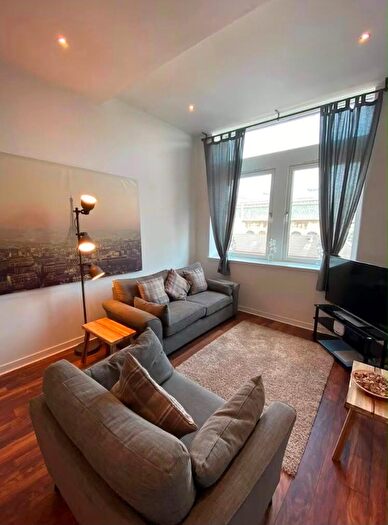 2 Bedroom Flat To Rent In Oswald Street, Glasgow, Glasgow City, G1