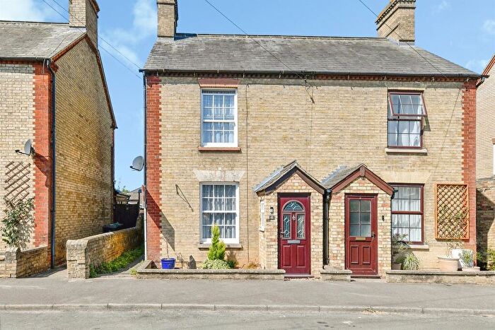 3 Bedroom Semi-Detached House For Sale In Victoria Road, Shefford, SG17