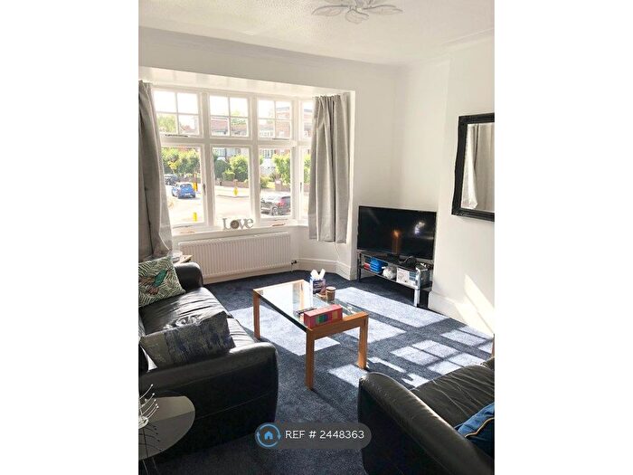 3 Bedroom Flat To Rent In Thorpe Hall Mansions, London, W5