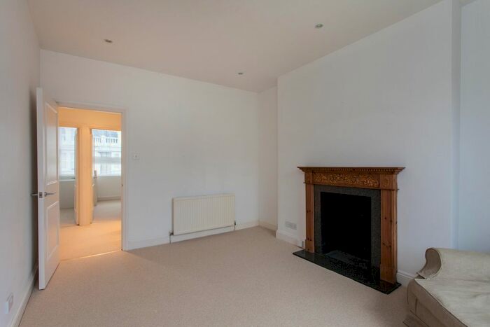 2 Bedroom Flat To Rent In Coleherne Road, London, SW10