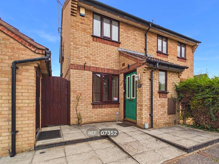 2 Bedroom Semi Detached House To Rent In Mealsgate, Peterborough, PE4