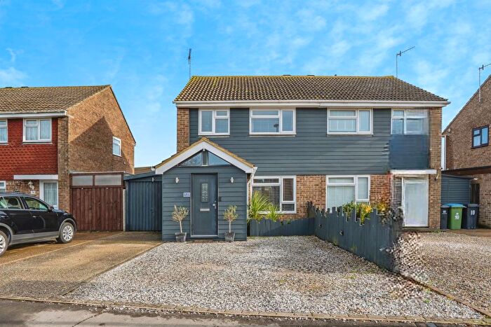 3 Bedroom Semi Detached House For Sale In Woodlands Road, Bognor Regis, PO22