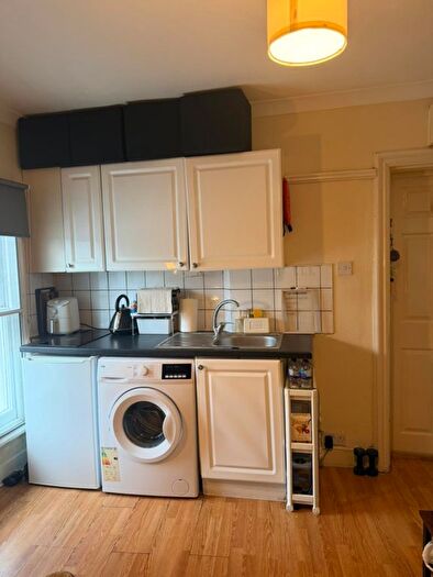 Studio To Rent In Hammersmith Road, London, W14
