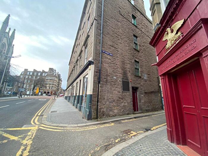 4 Bedroom Flat To Rent In Nethergate, Dundee, DD1