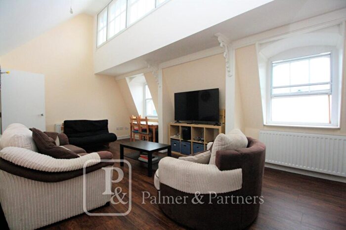 2 Bedroom Penthouse To Rent In High Street, Colchester, Essex, CO1