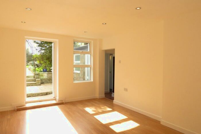 2 Bedroom Apartment To Rent In Croydon Road, Anerley, London, SE20