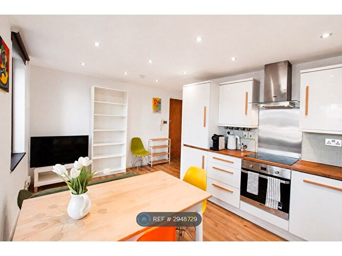 1 Bedroom Flat To Rent In Discovery Walk, London, E1W