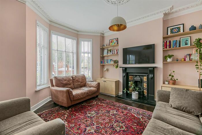 3 Bedroom End Terrace House For Sale In Barrett Road, Walthamstow, London, E17
