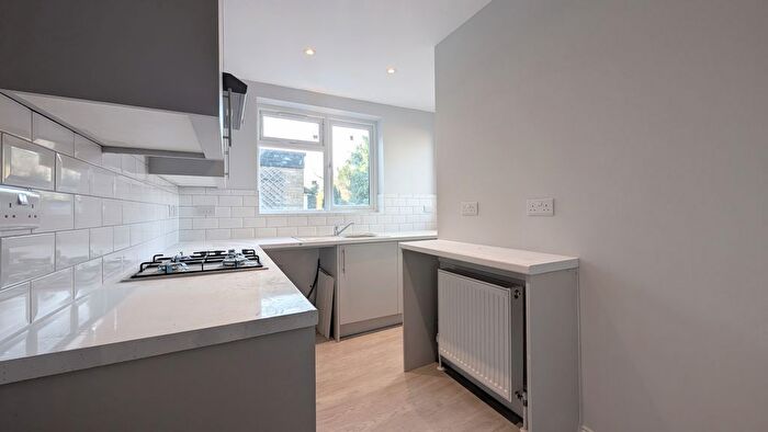 2 Bedroom Flat To Rent In Courtlands Drive, Watford, WD17