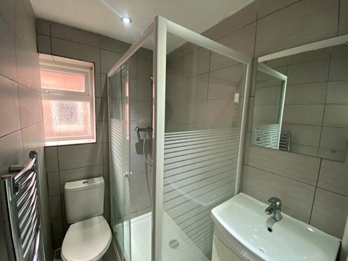 5 Bedroom Terraced House To Rent In Littleton Road, Salford, M7
