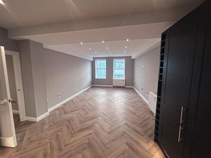 3 Bedroom Flat To Rent In Dyke Road, Brighton, BN1