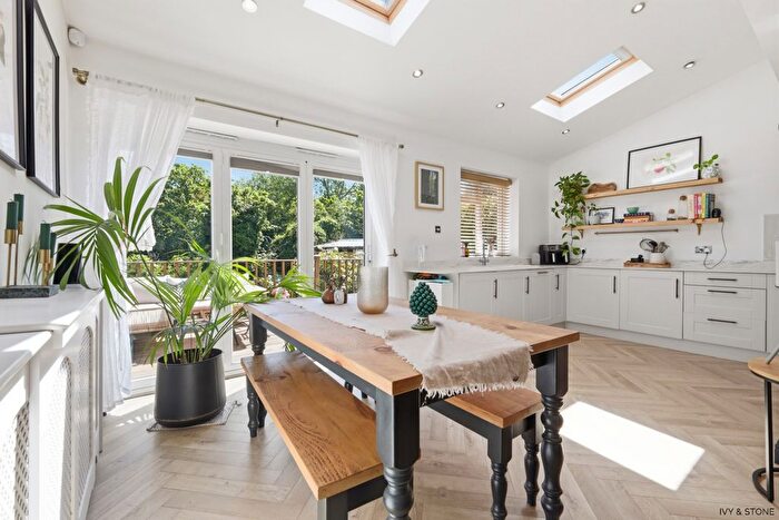 3 Bedroom Semi-Detached House For Sale In Charlton Lane, London, Greater London, SE7