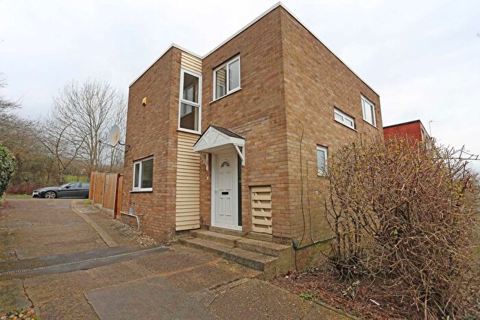 6 Bedroom Detached House To Rent In Oldwyk, Basildon, SS16