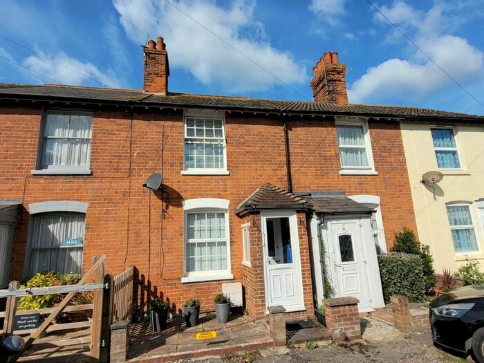 2 Bedroom Property To Rent In Victoria Avenue, Hythe, CT21