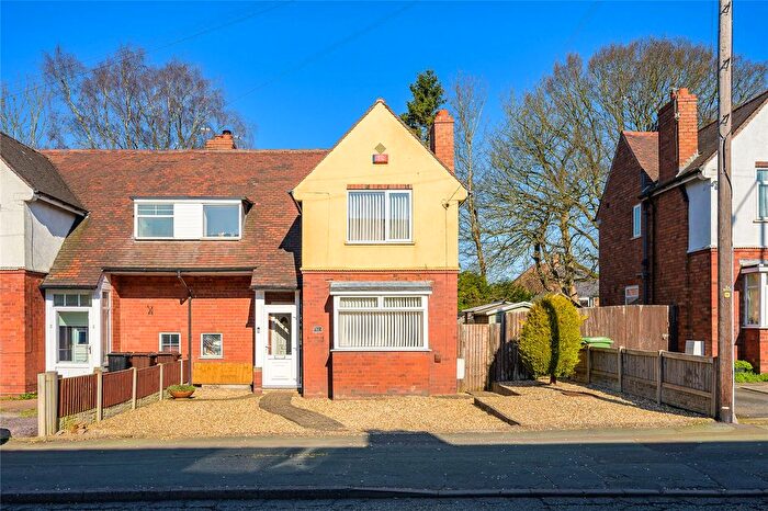 3 Bedroom Semi Detached House For Sale In Thorneycroft Lane, Wolverhampton, West Midlands, WV10