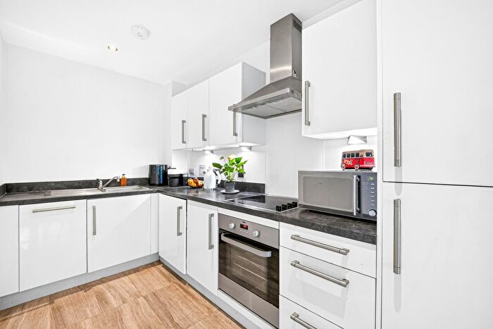 1 Bedroom Flat For Sale In Manor Way, Borehamwood, WD6