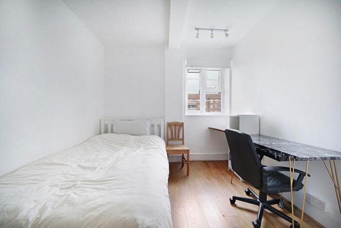 3 Bedroom Flat To Rent In Lorraine Court, Lewis Street, Camden, NW1