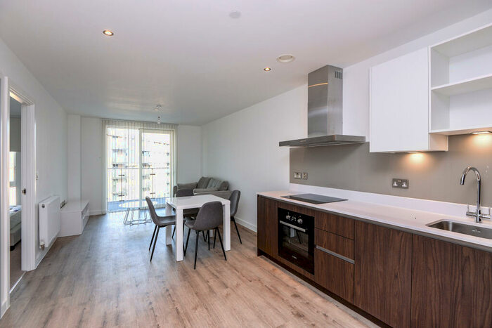 1 Bedroom Flat To Rent In Lockgate Square, Salford, M5