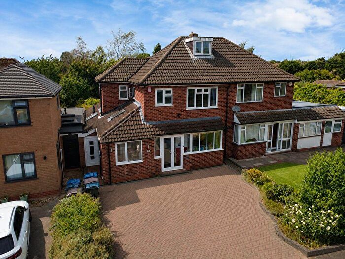 3 Bedroom Semi Detached House For Sale In Bedford Drive, Sutton Coldfield, B75