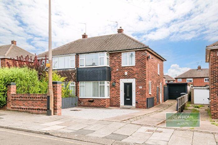 3 Bedroom Semi-Detached House For Sale In Wicklow Road Doncaster, DN2