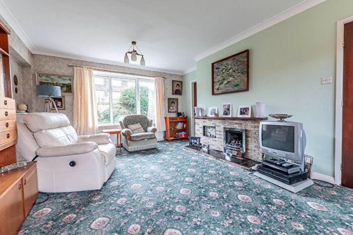 4 Bedroom Detached House For Sale In Ashlea Close, Garforth, Leeds, West Yorkshire, LS25