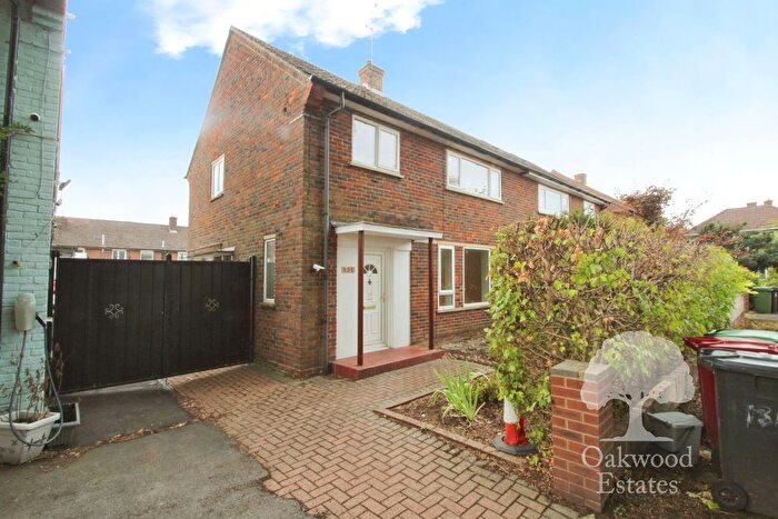 3 Bedroom Semi-Detached House To Rent In Trelawney Avenue, Langley, SL3