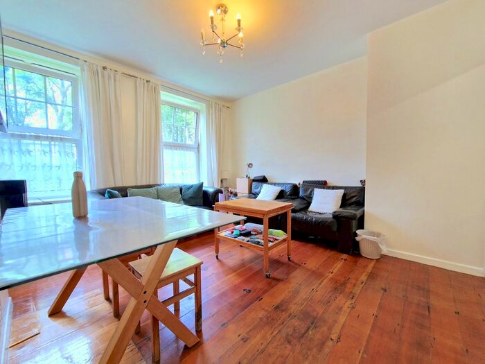 2 Bedroom Flat To Rent In George Row, Bermondsey, London, SE16