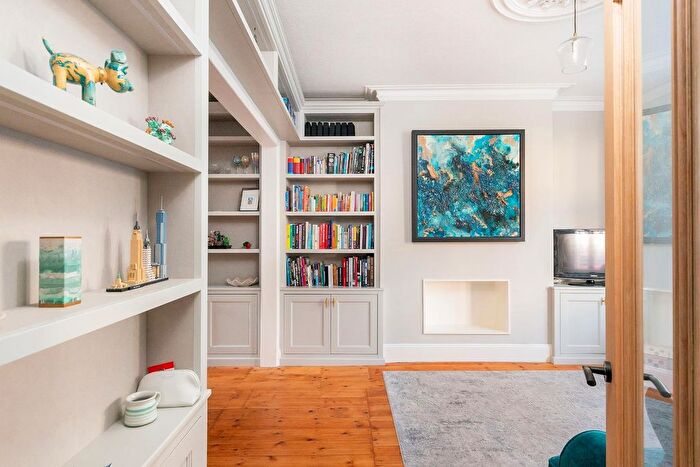 3 Bedroom Terraced House For Sale In Kingston Road, Southville, BS3