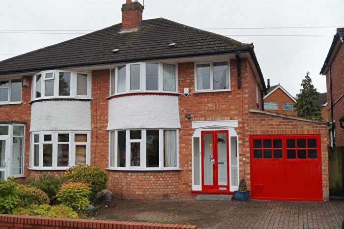 5 Bedroom House To Rent In Goss Croft, Birmingham, B29