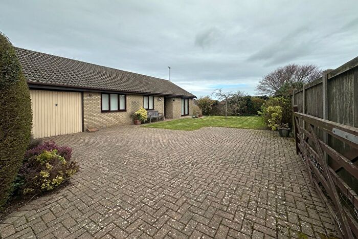 3 Bedroom Bungalow For Sale In Beauxfield, Whitfield, CT16