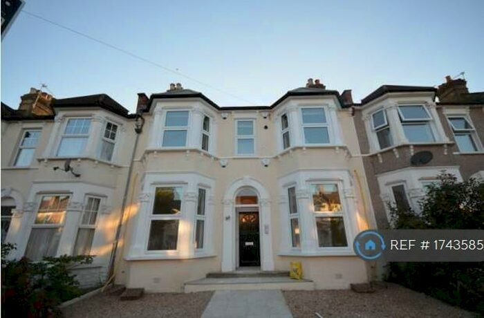 2 Bedroom Flat To Rent In C Broadfield Road, London, SE6