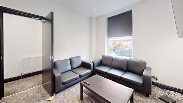 4 Bedroom Terraced House To Rent In Meadow View, Hyde Park, Leeds, LS6
